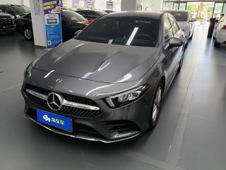 奔驰A级 A200L 1.3T 自动 改款运动轿车时尚型 