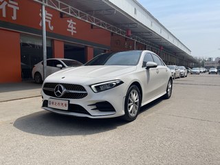 奔驰A级 A200L 1.3T 自动 运动轿车动感型 