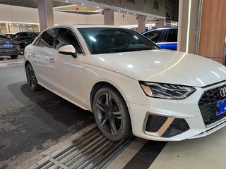 奥迪A4L 40TFSI 2.0T 自动 豪华动感型 