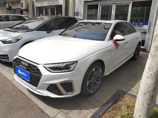 奥迪A4L 40TFSI 2.0T 自动 时尚动感型 