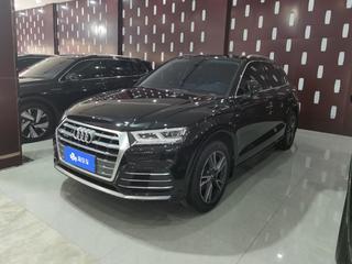 奥迪Q5L 40TFSI 2.0T 自动 荣享时尚型 