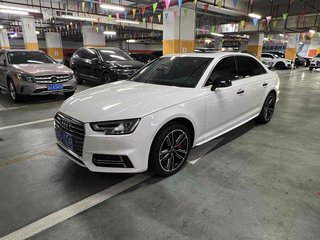 奥迪A4L 45TFSI 2.0T 自动 30周年quattro个性运动版 