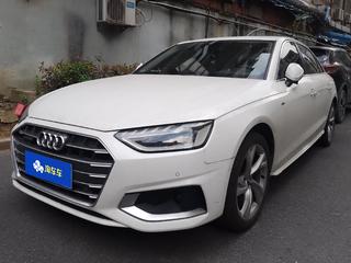 奥迪A4L 40TFSI 2.0T 自动 quattro豪华致雅型 