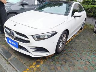 奔驰A级 A200L 1.3T 自动 运动轿车版 