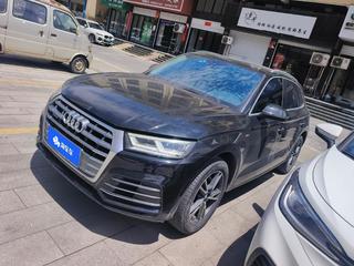 奥迪Q5L 40TFSI 2.0T 自动 荣享时尚型 