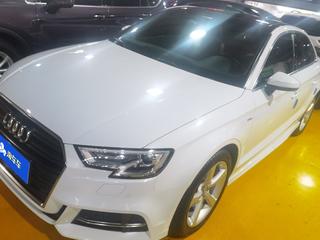 奥迪A3 35TFSI 1.4T 自动 进取型30周年Limousine 