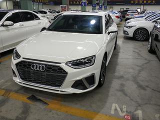 奥迪A4L 40TFSI 2.0T 自动 时尚动感型 