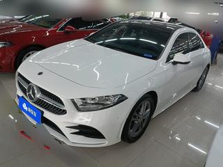 奔驰A级 A180L 1.3T 自动 改款2运动轿车 