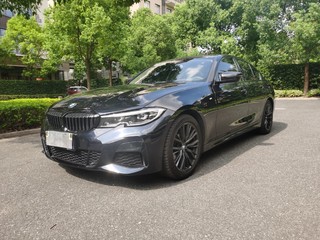 宝马3系 325i 2.0T 自动 M运动曜夜套装 