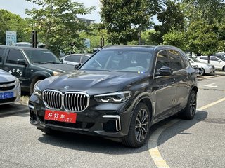 宝马X5 xDrive30Li 2.0T 自动 M运动套装 