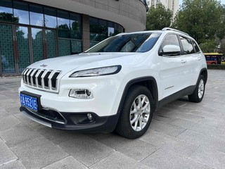 吉普自由光 2.0L 自动 优越版 