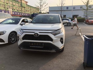 丰田RAV4 荣放 2.5L 自动 精英版 