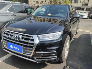 奥迪Q5L 40TFSI 2.0T 自动 荣享时尚型 