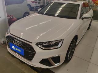 奥迪A4L 40TFSI 2.0T 自动 时尚动感型 