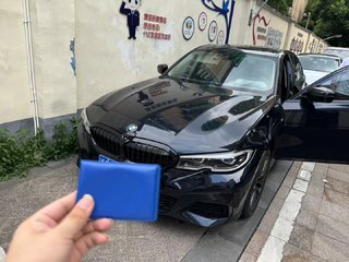 宝马3系 325Li 2.0T 自动 M运动曜夜套装 