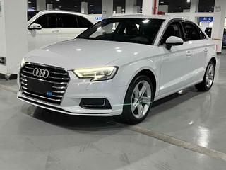 奥迪A3 35TFSI 1.4T 自动 改款进取型Limousine 