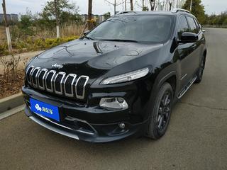 吉普自由光 2.0L 自动 经典运动版 