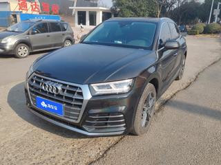 奥迪Q5L 40TFSI 2.0T 自动 荣享时尚型 