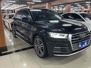 奥迪Q5L 40TFSI 2.0T 自动 改款荣享时尚型 