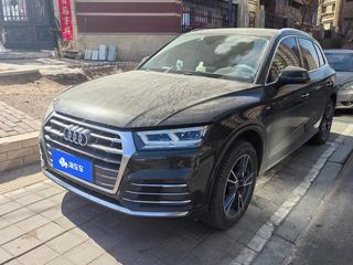 奥迪Q5L 40TFSI 2.0T 自动 荣享时尚型 