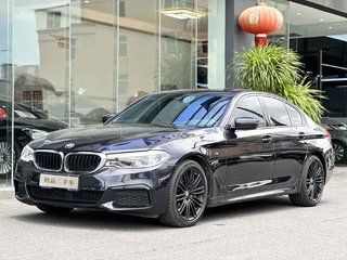 宝马5系 540i 3.0T 自动 风尚版M运动套装 