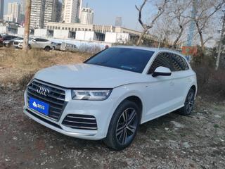 奥迪Q5L 40TFSI 2.0T 自动 改款荣享时尚型 