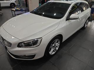 沃尔沃V60 T5 2.0T 自动 智雅版 