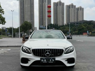 奔驰E级 E300L 2.0T 自动 运动豪华型 