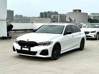 宝马3系 325Li 2.0T 自动 M运动曜夜套装 