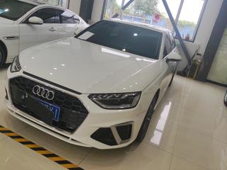 奥迪A4L 40TFSI 2.0T 自动 时尚动感型 