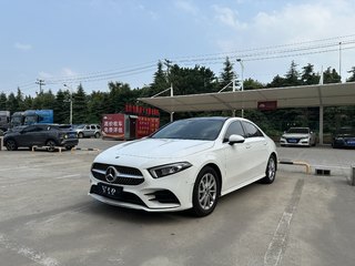 奔驰A级 A200L 1.3T 自动 运动轿车动感型 