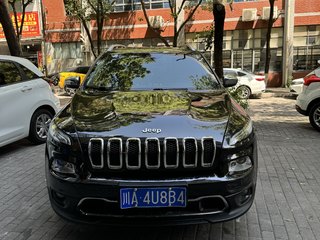 吉普自由光 2.0L 自动 优越版 