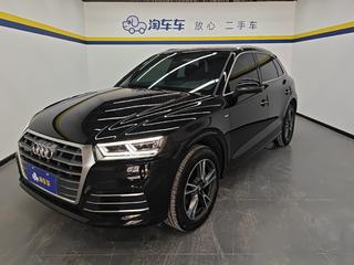 奥迪Q5L 40TFSI 2.0T 自动 荣享时尚型 