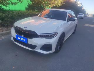 宝马3系 325i 2.0T 自动 M运动曜夜套装 