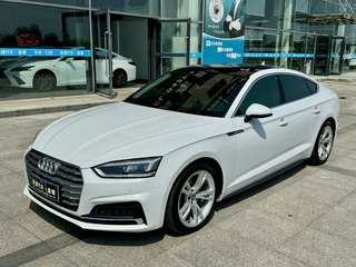 奥迪A5掀背 40TFSI 2.0T 自动 时尚型 