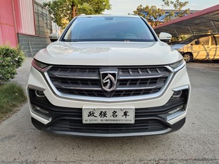 宝骏530 1.5T 自动 豪华型 