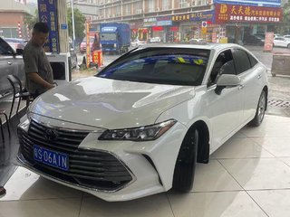 丰田亚洲龙 2.0L 自动 豪华版 