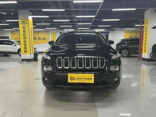 吉普自由光 2.4L 自动 领先版 