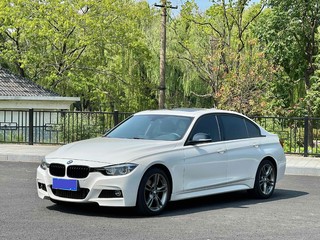 宝马3系 320i 2.0T 自动 M运动曜夜版 