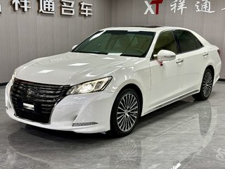 丰田皇冠 2.0T 