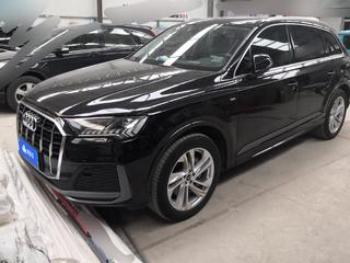 奥迪Q7 45 2.0T 自动 运动型quattro-S-line 