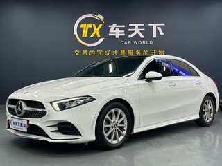 奔驰A级 A200L 1.3T 自动 运动轿车版 