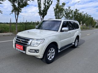 帕杰罗 3.0L 五门GLS中东版平行进口 