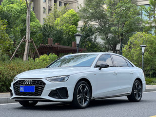 奥迪A4L 40TFSI 2.0T 自动 时尚动感型 