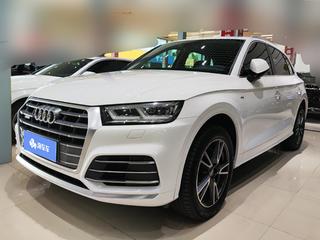 奥迪Q5L 40TFSI 2.0T 自动 荣享时尚型 