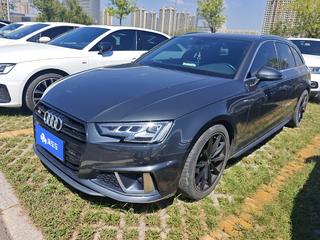 奥迪A4旅行 40TFSI 2.0T 自动 先锋派豪华动感型 