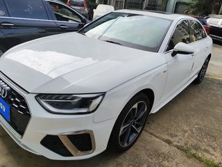 奥迪A4L 40TFSI 2.0T 自动 时尚动感型 