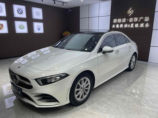 奔驰A级 A200L 1.3T 自动 运动轿车版 