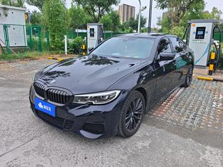 宝马3系 325Li 2.0T 自动 M运动曜夜套装 