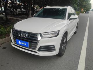 奥迪Q5L 40TFSI 2.0T 自动 荣享时尚型 